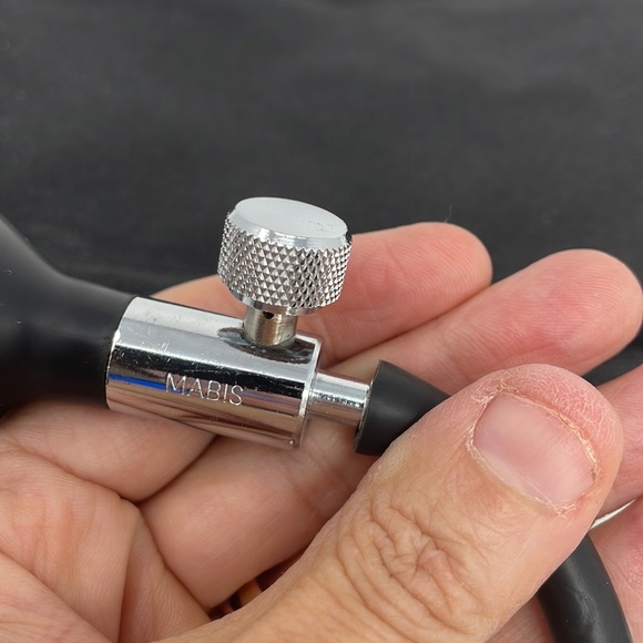 Mabis LEGACY Aneroid Sphygmomanometer with Black Nylon Cuff-ADULT - - Picture 8 of 12